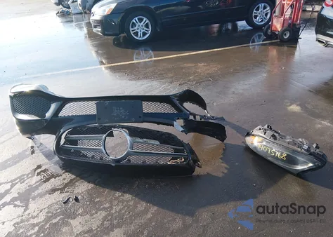 2018 Mercedes-Benz C 300 4Matic z USA, uszkodzony, nr VIN WDDWF4KB7JR330140